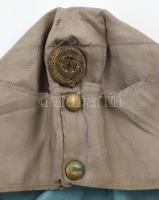 cca 1910 Szürke selyem tábori sapka. Feltehetően a rózsa szerint Ferenc József nevelőintézeté, kék b...