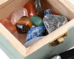 25 db ásvány kis dobozban