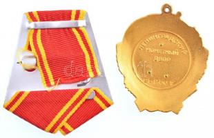 Szovjetunió ~1950-1991. "Lenin Rend (6-os típus)" zománcozott arany és platina kitüntetés ...