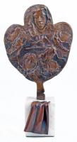 Kocsis Előd (1948-): Veronika kendője, bronz, jelzett (K 1996), 1/3, márvány talapzaton,22,5x16,5 cm, teljes, talapzattal: m: 30,5 cm, talapzat, 7x7x8 cm