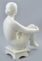 Pátzay Pál: Női akt. Fehér mázas porcelán szobor. Jelzett, kis mázsérüléssel, mázrepedésekkel. 30 cm