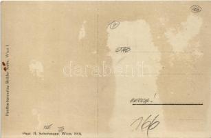 Ottó a trónörökös rajzolás közben / Der Kronprinz zeichnet / Otto the Crown Prince drawing. Phot. H....