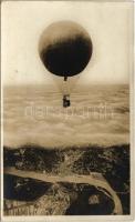 Pozsony, Pressburg, Bratislava; Légi felvétel 7000 m magasságból (Dr. Schlein Bécs), hőlégballon. E kártyák eladása a Szt. Erzsébet gyermek otthon javára történik / air balloon, aerial view. photo (fl)