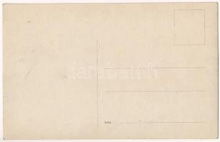 1915 SMS Helgoland Osztrák-Magyar Haditengerészet gyorscirkáló a gránát találat után, matrózok a rom...