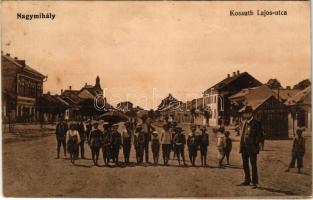 1915 Nagymihály, Michalovce; Kossuth Lajos utca. Vasúti levelezőlapárusítás 2444. / street (fl)