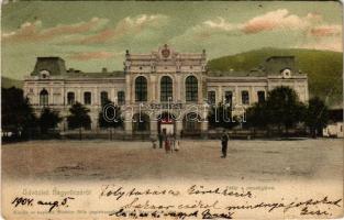 1904 Nagyrőce, Gross-Rauschenbach, Velká Revúca; Fő tér, vendéglő / main square, restaurant (fa)