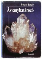 Bognár László: Ásványhatározó. Bp., 1987. Gondolat. Színes fotókkal gazdagon illusztrált. Kiadói kissé foltos egészvászon-kötés, kiadói kissé kopott, kissé szakadt papír védőborítóban.