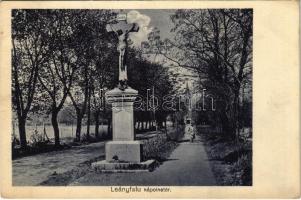 1930 Leányfalu, Kápolna tér. Ecker Sándor kiadása (EB)