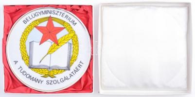 DN "Belügyminisztérium - A tudomány szolgálatáért" egyoldalas, jelzett Hollóházi porcelán ...