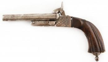 Díszes elöltöltős, csappantyús pisztoly, fa markolattal, XIX. sz. közepe körül, korának megfelelő állapotan, h: 22 cm