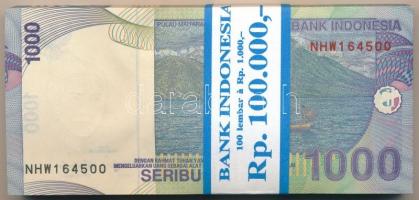 Indonézia 2013. 1000R (100x) eredeti banki kötegelővel, sorszámkövetők T:I,I- Indonesia 2013. 1000 Rupiah (100x) with wrapper, consecutive serials C:UNC,AU Krause P#141