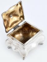 Ezüst(Ag) cukordoboz rózsás díszítéssel, jelzett, 11,5×9,5×9,5 cm, nettó: 183,9 g