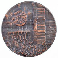 ~1970-1980. Salgótarjánt(?) ábrázoló, egyoldalas, öntött bronz emlékérem (79mm) T:1-
