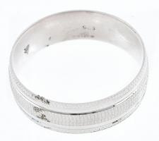 Ezüst(Ag) gyűrű, jelzett, méret: 66, nettó: 4,3 g