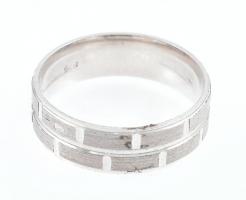 Ezüst(Ag) gyűrű, jelzett, méret: 56, nettó: 3,7 g