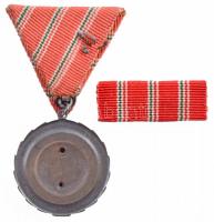 1957. "Szolgálati Érdemérem" zománcozott, ezüstözött Br kitüntetés mellszalagon, kopottas ...