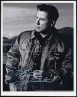 John Travolta színész autográf aláírása fotón 26x20 cm