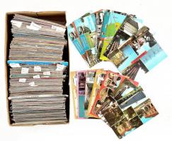 Több száz darab MODERN magyar város képeslap dobozban, betűrendben! / Hundreds of modern Hungarian town-view postcards in alphabetical order (1960-2000)