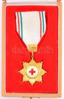 1981. Száz éves a Vöröskereszt kitüntetés, mellszalagon, eredeti díszdobozban T:1