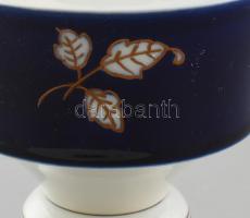 Wallendorf nagy méretű porcelán és üveg petróleum lámpa, Jelzett, kis csorbával a búrán, 50 cm