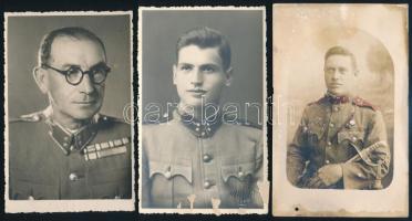 cca 1910-1945 Katonaportrék, 3 db fotólap, közte jelzettek, egy színezett (kissé viseltes állapotban), 13,5x8,5 cm