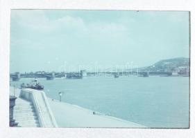 cca 1940 Művészi tájképek a Duna-partról I., 8 db Agfacolor színes diapozitív