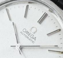 Omega automata férfi karóra, 1960 körül, bőr szíjjal, acél tokban, működik, dátum funkciós, kopásnyo...