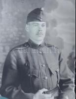 cca 1920-1940 Katonaportrék a Horthy-korszakból (lövészbojt, zsinór, síp), 5 db negatív üveglemezen,...