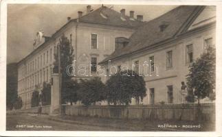 Rozsnyó school