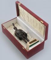 Demjén Imre (1937- ): Magyar katonai viselettörténet: Magyar öltözetű tábornok teljes dísz-/gálaegye...