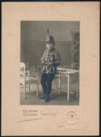 cca 1905 A cigarettázó kis huszár, Till Victor hódmezővásárhelyi fényképész fotója kartonon, szép állapotban, 14×10 cm