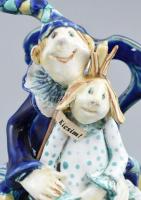 Morvay Zsuzsa (1946-): Kicsim. Mázas kerámia, jelzett, hibátlan m: 24 cm