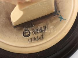 Vittorio Tessaro olasz műgyanta szobor jelzett hibátlan, m: 25cm