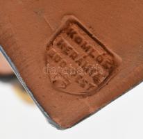 Komlós testvérek Budapest: Szerelmespár. Mázas kerámia jelzett, kopott. m: 20cm