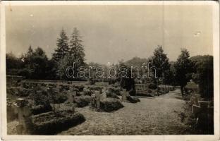 1932 Brassó, Kronstadt, Brasov; Heldenfriedhof Auf der Schützenwiese / Hősi temető / military cemetery. photo (lyukak / pinholes)