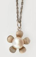 Ezüst(Ag) nyaklánc tenyésztett gyöngy medállal, jelzett, h: 40 cm, bruttó: 3,2 g