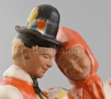 Szécsi Jolán: Matyó pár. Színes mázakkal festett, népies Art Deco kerámia, jelzett, kopott, sérült, ...