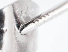 Ezüst(Ag) leveles fülbevalópár, jelzett, h: 2,5 cm, bruttó: 4 g