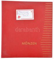 105db-os francia és olasz érmetétel használt berakóban, 10 lappal T:vegyes
105pcs French and Italia...