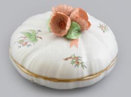 Herendi csipkebogyó mintás óriás bonbonier, plasztikus virágokkal. Kézzel festett, jelzett, hibátlan. d: 17 cm, m: 11 cm