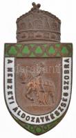 Osztrák-Magyar Monarchia ~1915. A Nemzeti Áldozatkészség Szobra zománcozott bronz jelvény, hátlapon HIVATALOS KIADVÁNY felirattal, függőleges tűvel (47x24mm) T:2 tűhiány Austro-Hungarian Monarchy ~1915. Statue of the National Generosity enamelled bronze badge with vertical pin, on the back HIVATALOS KIADVÁNY (Official issue) (47x24mm) C:XF missing needle
