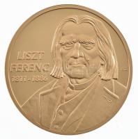 ifj. Szlávics László (1959-) 2011. "Nagy Magyarok / Liszt Ferenc" aranyozott Cu emlékérem tanúsítvánnyal (40mm) T:PP