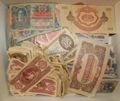 Nagy hagyaték bankjegy tétel korona, pengő, forint korszakok, ebből korona (461x), pengő (635x), forint (236X) összesen 1332 db sok klf db-bal T:vegyes