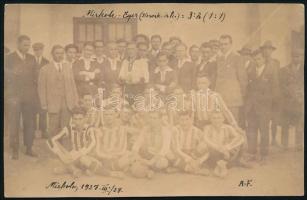 1927 Miskolci focicsapat, feliratozott vintage fotó, + hozzáadva egy újságcikket (Színházi Élet, 193...