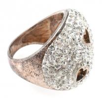 Ezüst(Ag) kövekkel gazdagon kirakott szívecskés gyűrű, jelzett, méret: 60, bruttó: 16,8 g