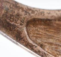Ezüst(Ag) kövekkel gazdagon kirakott szívecskés gyűrű, jelzett, méret: 60, bruttó: 16,8 g