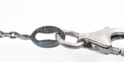 Ezüst(Ag) nyaklánc műanyag gyöngy díszítéssel, jelzett, h: 40 cm, bruttó: 10,8 g