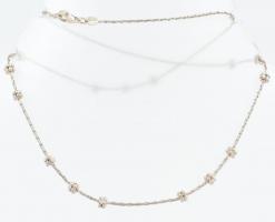 Ezüst(Ag) bogyós nyaklánc, jelzett, h: 42 cm, nettó: 7,3 g