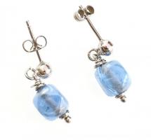 Ezüst(Ag) fülbevalópár kék gyönggyel, jelzett, h: 2 cm, bruttó: 2,6 g