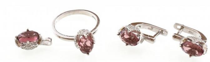 Ezüst(Ag) lila köves fülbevalópár, gyűrűvel és függővel, jelzett, bruttó: 8,7 g